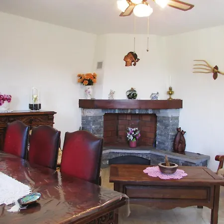 Prázdninový dům 3 Bedroom Amazing In Valle Di Rostino Casapitti